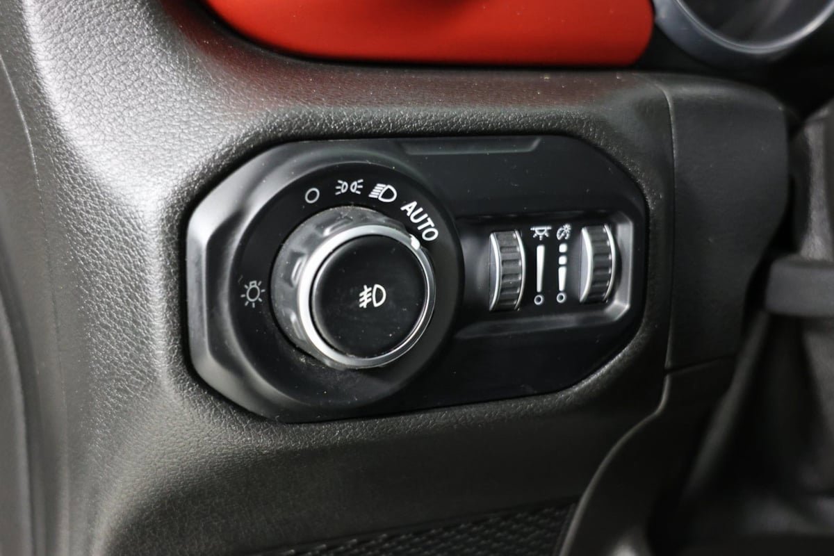 Used 2021 Jeep Wrangler Unlimited Rubicon AWD/4WD image 23