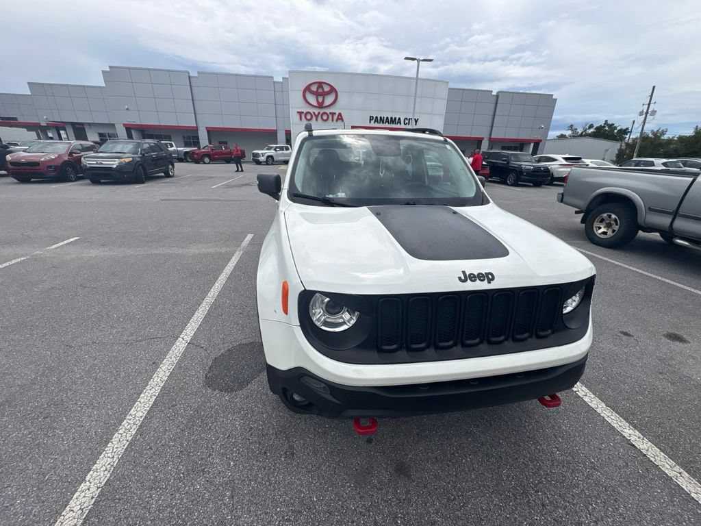 Used 2017 Jeep Renegade Trailhawk AWD/4WD image 11
