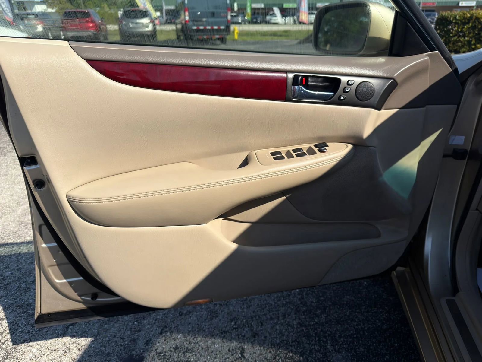 Used 2004 Lexus ES 330 image 9