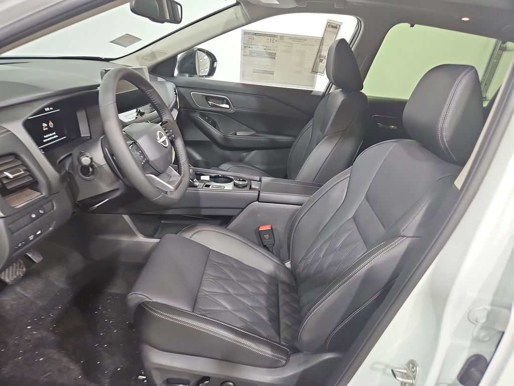 New 2026 Nissan Rogue Platinum image 10