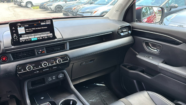 Used 2023 Honda Pilot Touring image 16