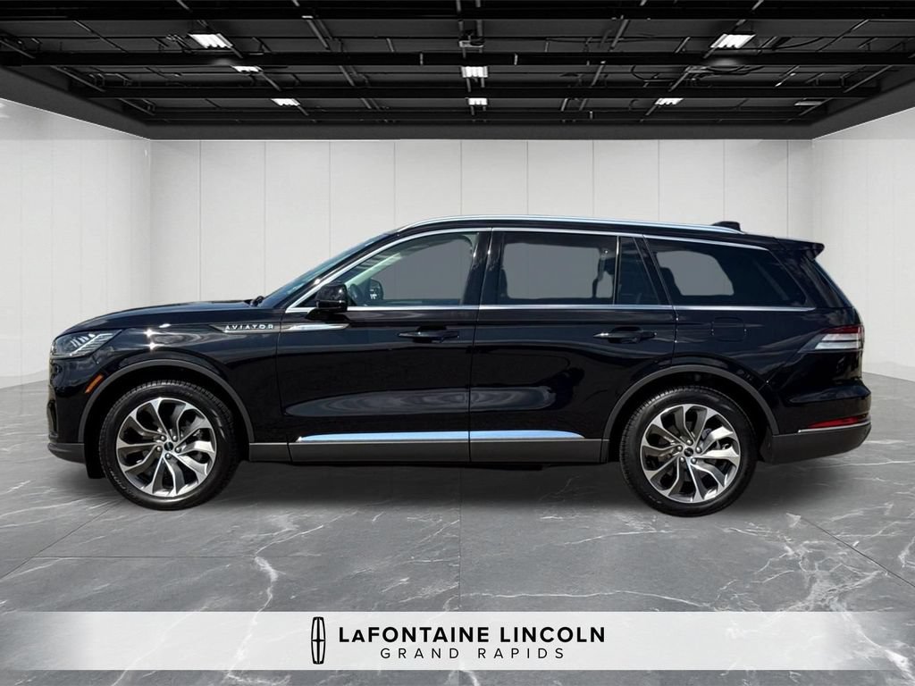 Certified 2026 Lincoln Aviator AWD image 2