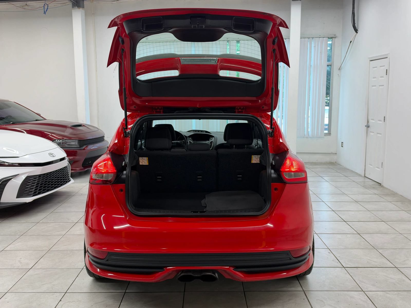 Used 2017 Ford Focus ST FWD image 18