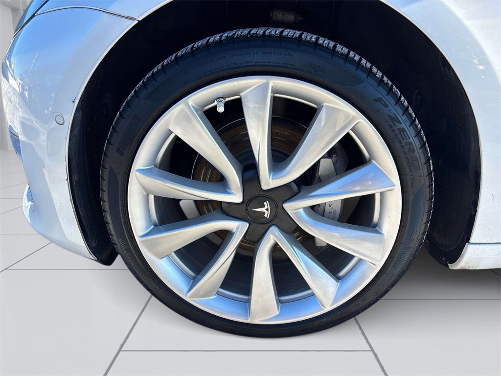 Used 2019 Tesla Model 3 Performance image 6