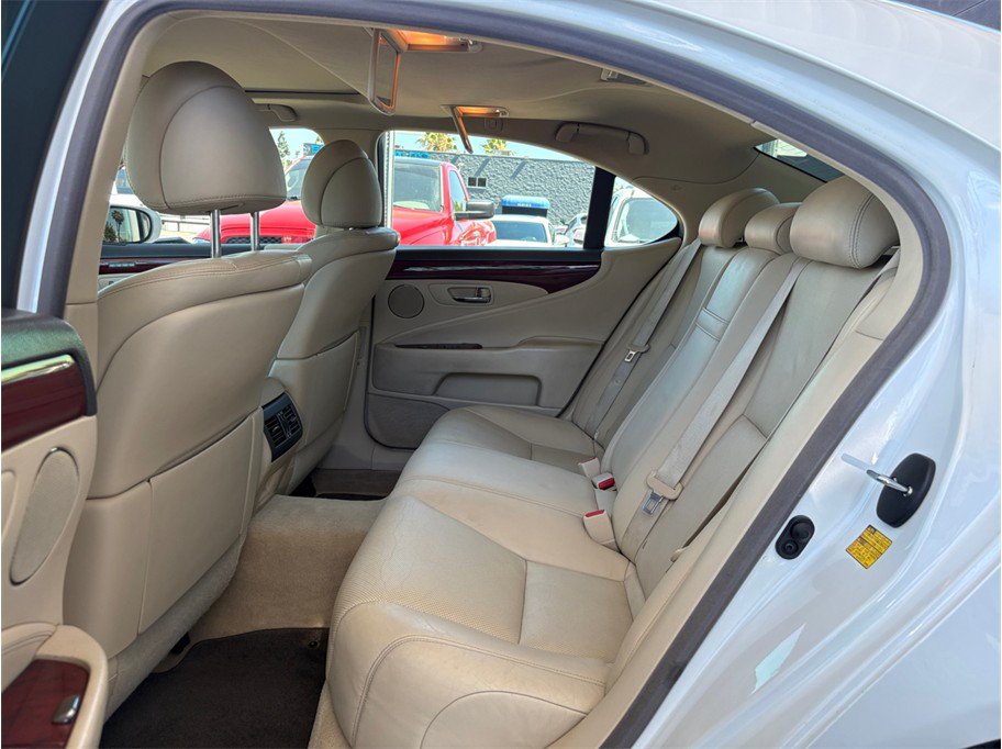 Used 2011 Lexus LS 460 w/ Comfort Pkg RWD image 20