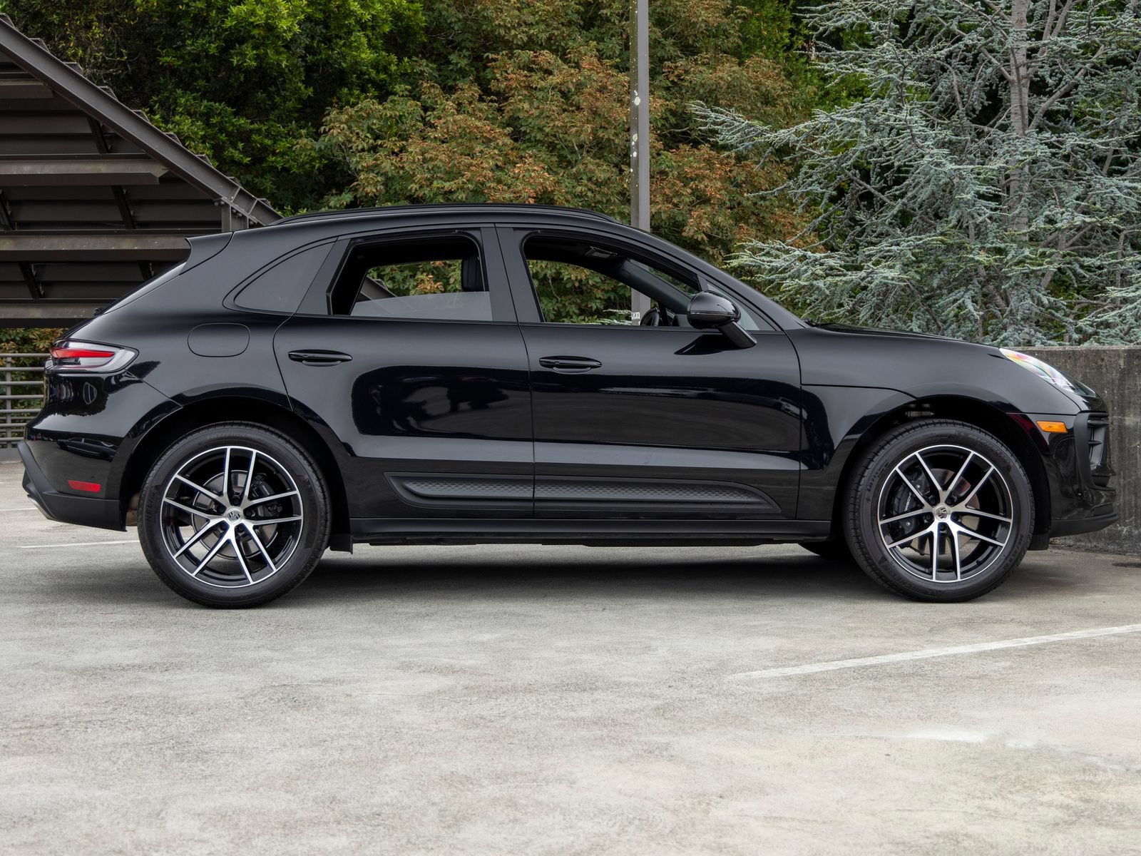 Used 2026 Porsche Macan AWD/4WD image 12