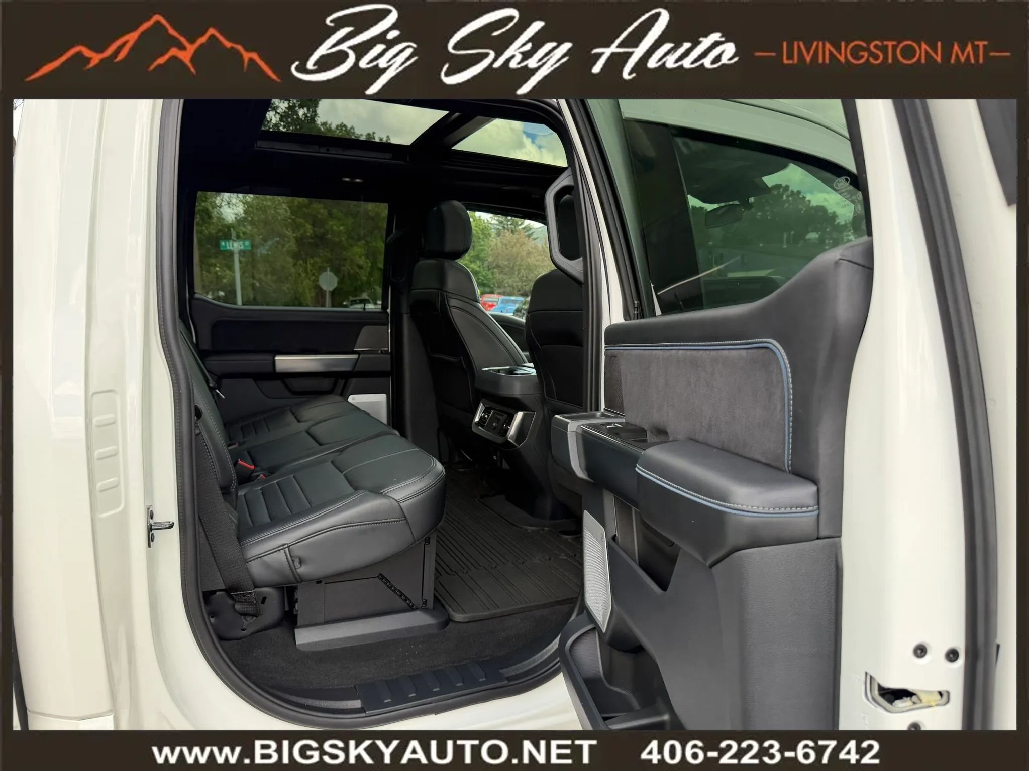 Used 2025 Ford F350 Platinum AWD/4WD image 25
