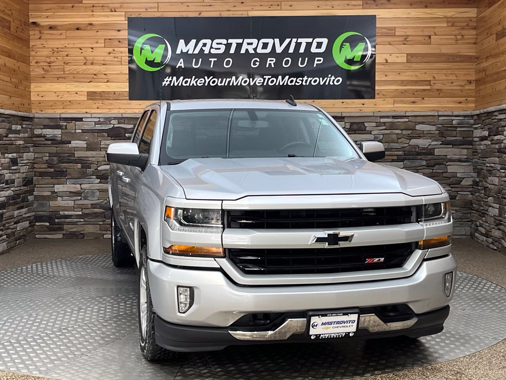 Used 2018 Chevrolet Silverado 1500 LT w/ All Star Edition AWD/4WD image 3