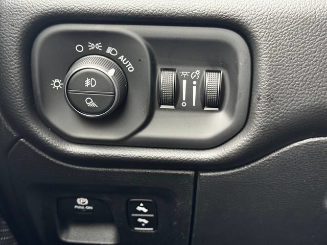 New 2026 RAM 1500 4x4 Crew Cab image 23