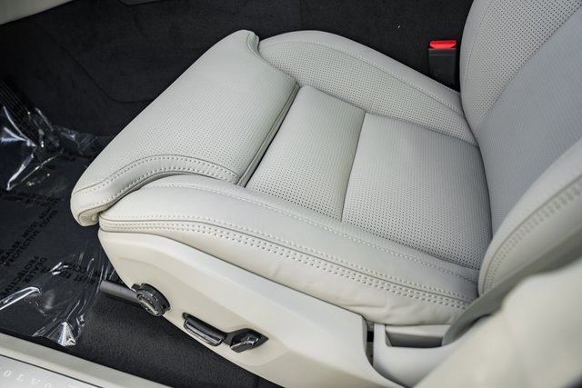 New 2026 Volvo XC90 B6 Ultra w/ Protection Package Premier image 35