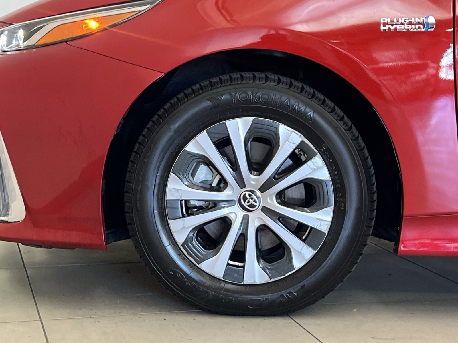 Used 2021 Toyota Prius Prime XLE w/ Carpet Mat Package (TMS) FWD image 11