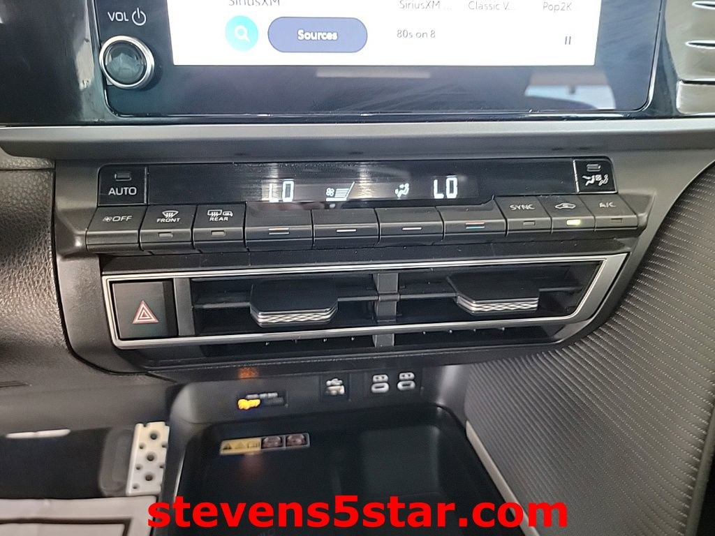 Used 2025 Toyota Camry SE FWD image 15