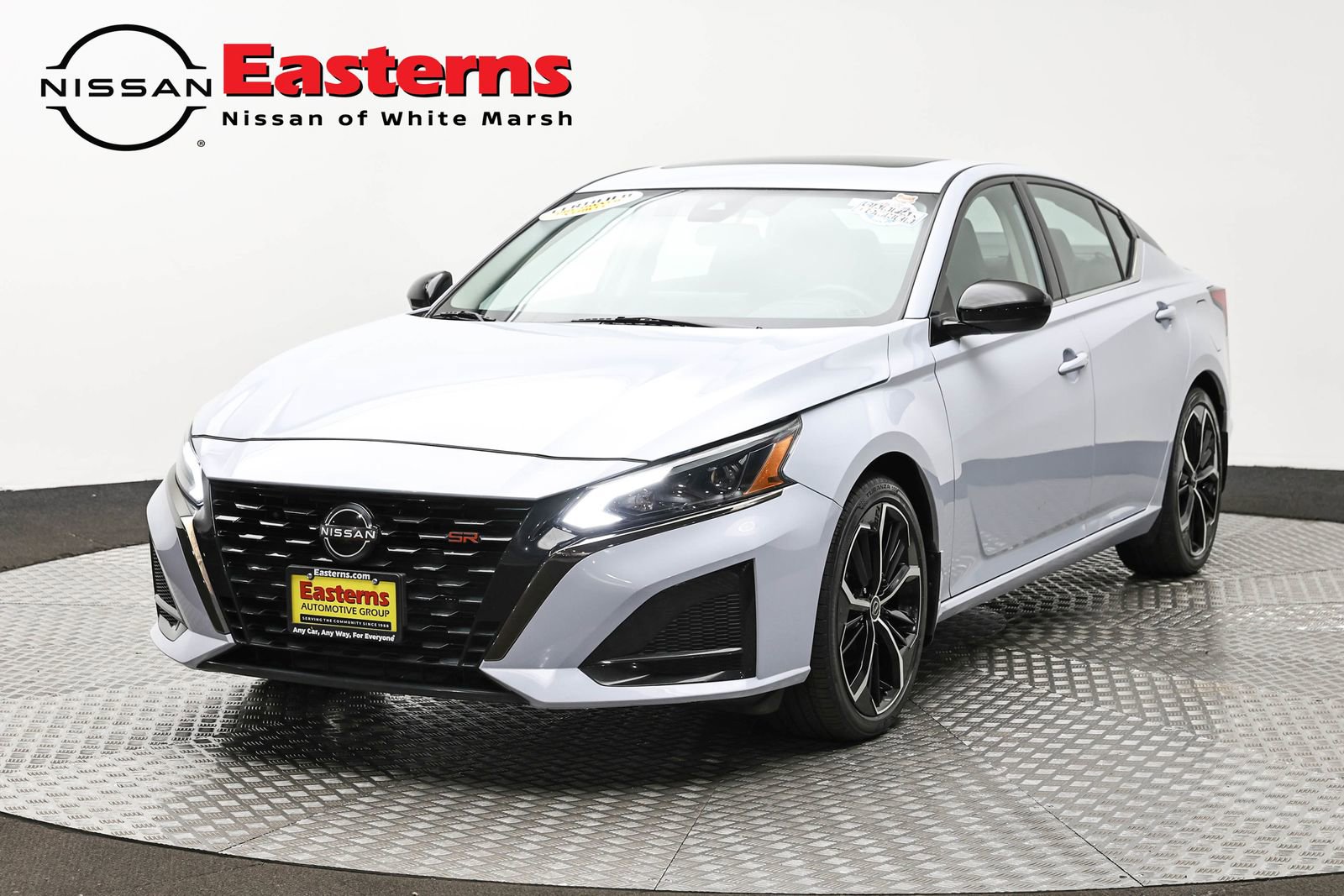 Used 2023 Nissan Altima 2.5 SR w/ SR Premium Package image 1