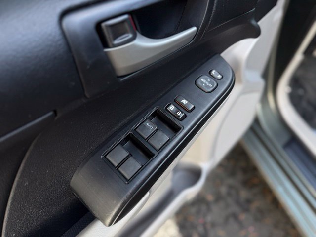 Used 2014 Toyota Camry LE FWD image 14