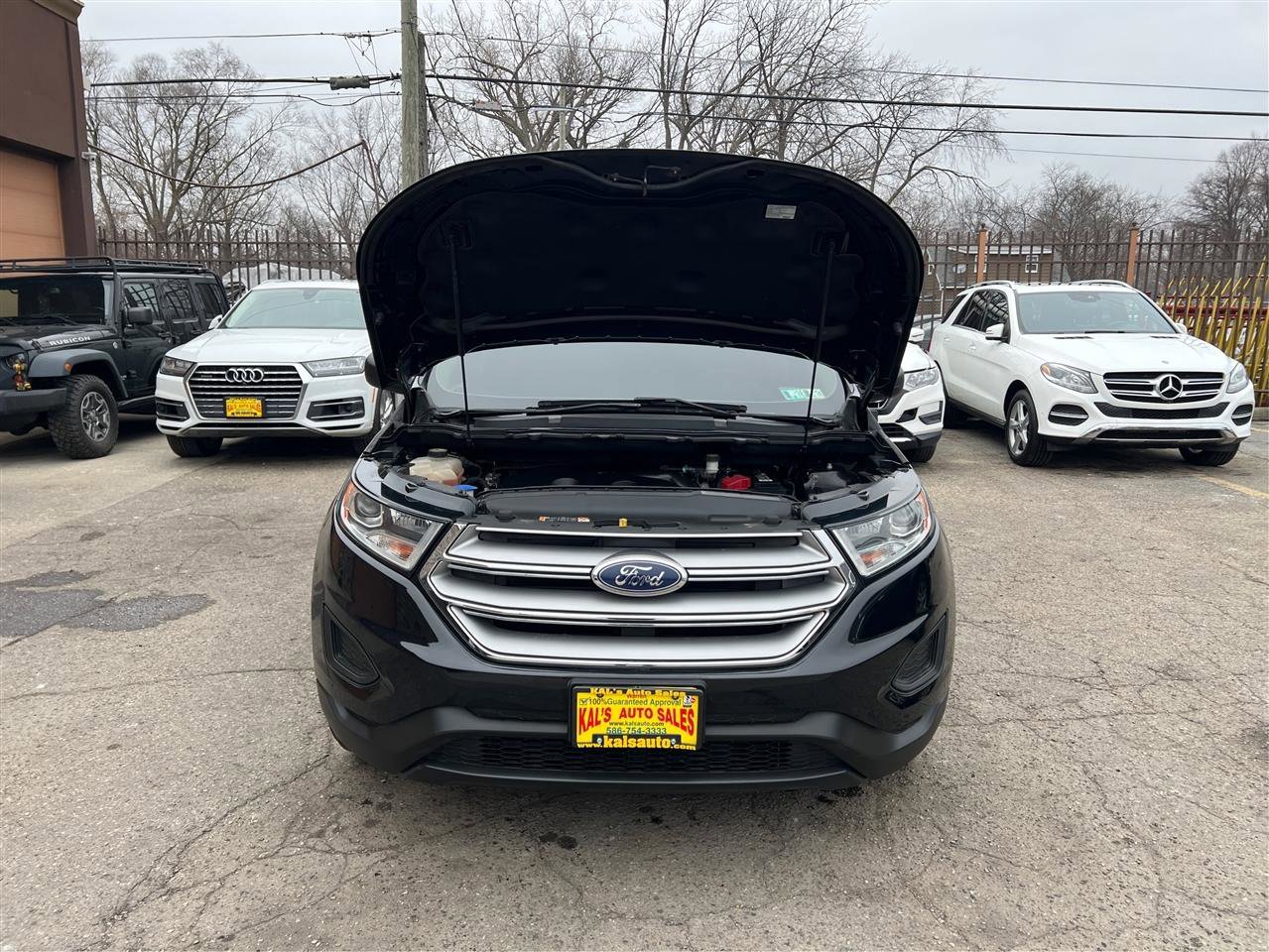 Used 2018 Ford Edge SE image 11