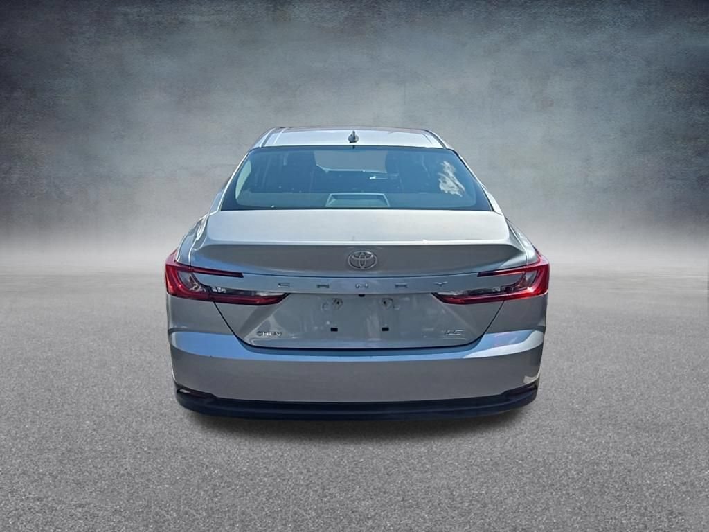 Used 2025 Toyota Camry LE FWD image 5