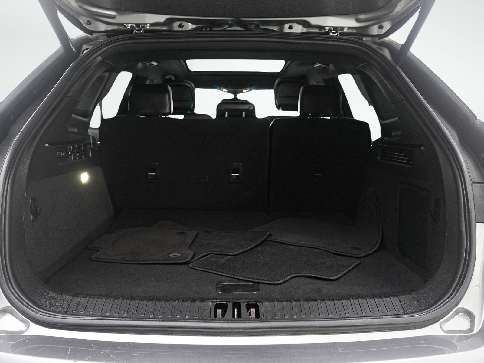 Used 2020 Lincoln Nautilus Reserve w/ Equipment Group 201A image 17