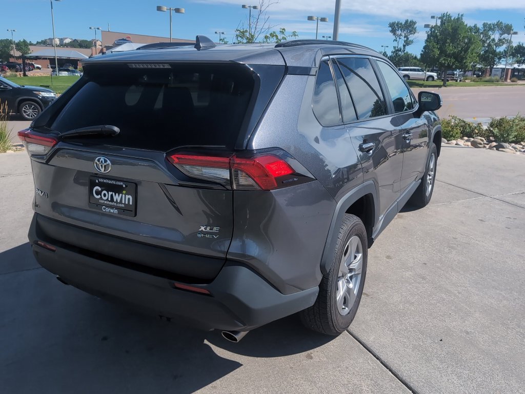 Used 2025 Toyota RAV4 XLE AWD/4WD image 8