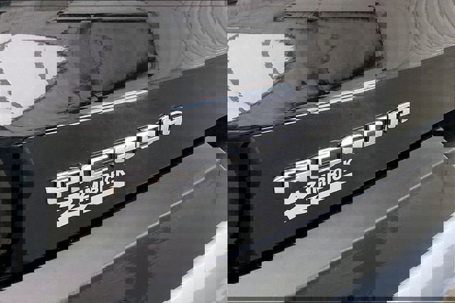 Certified 2023 GMC Acadia SLT w/ Technology Package image 9