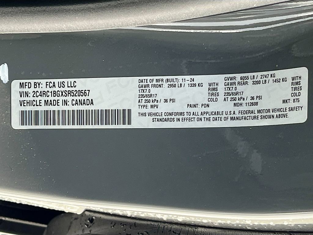 Used 2025 Chrysler Pacifica Select image 31