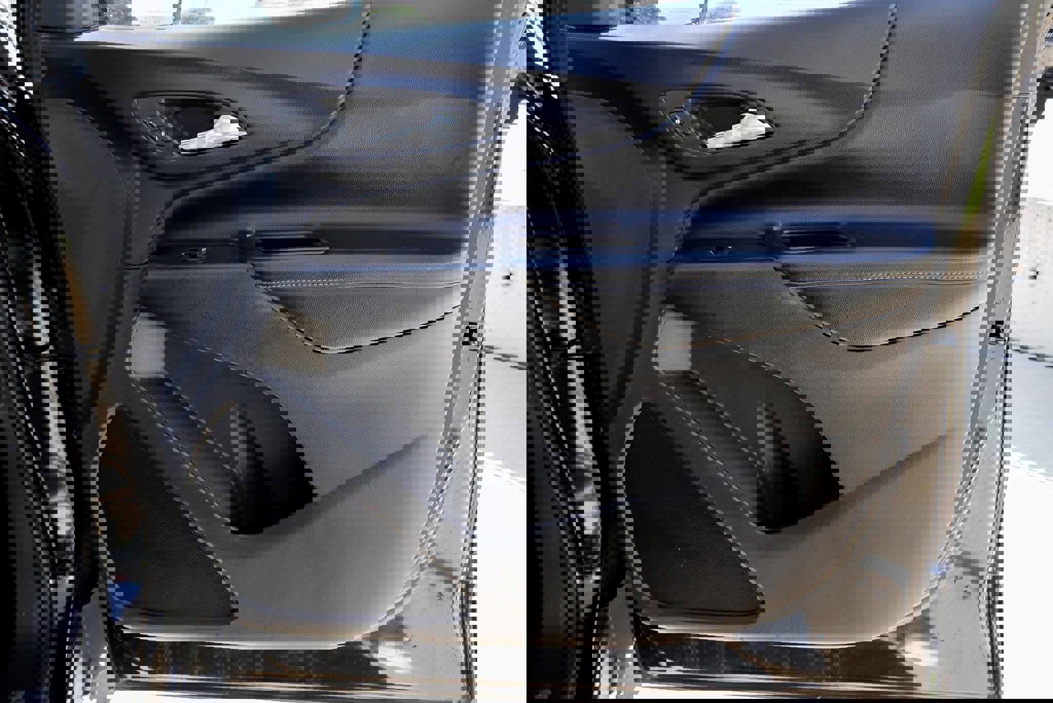 Used 2020 Chevrolet Equinox Premier w/ Premier Redline Edition image 28