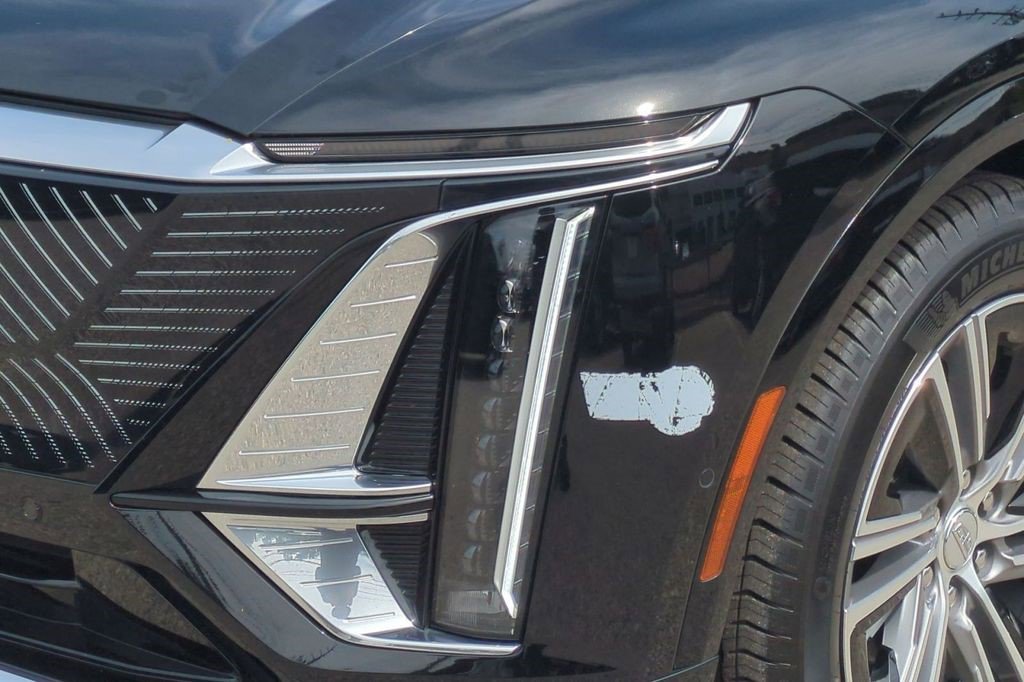 Certified 2024 Cadillac Lyriq Luxury image 28