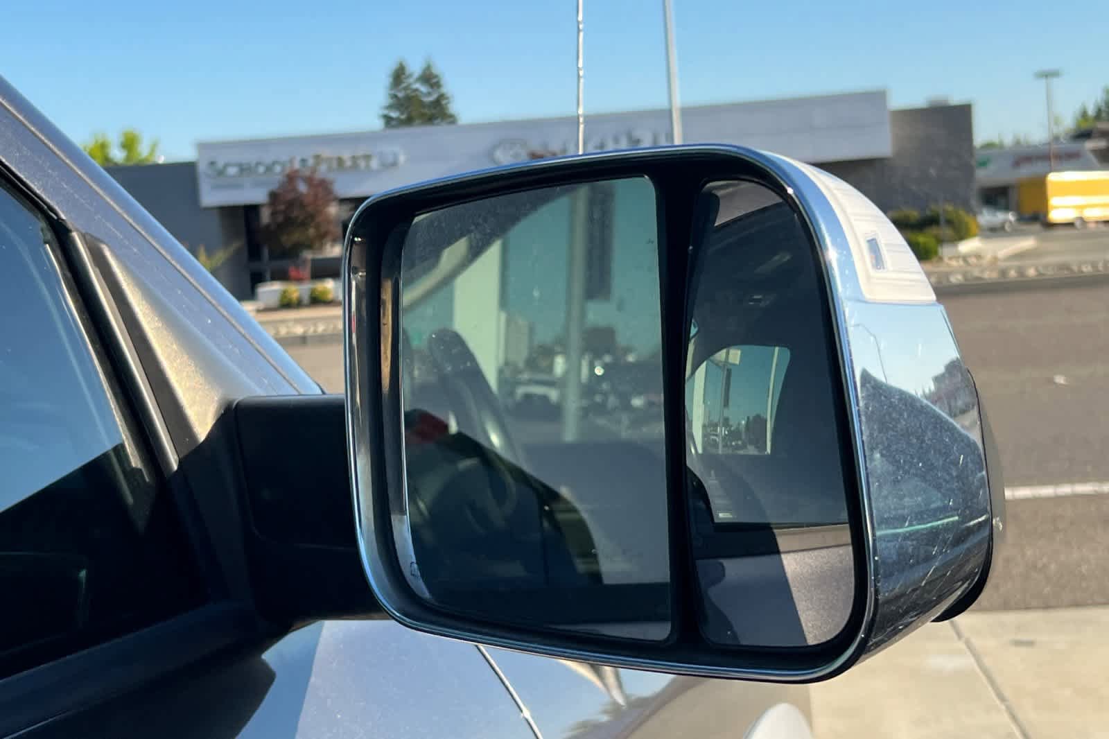Used 2017 RAM 1500 Laramie w/ Convenience Group AWD/4WD image 16