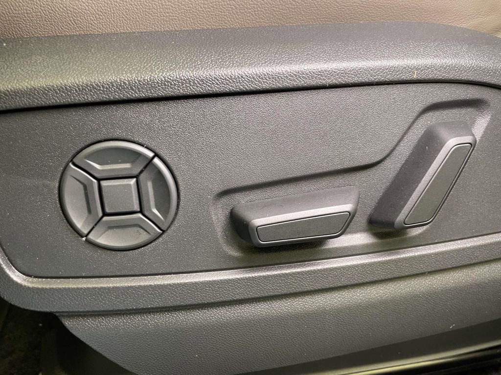 New 2025 Audi Q5 Premium Plus image 16