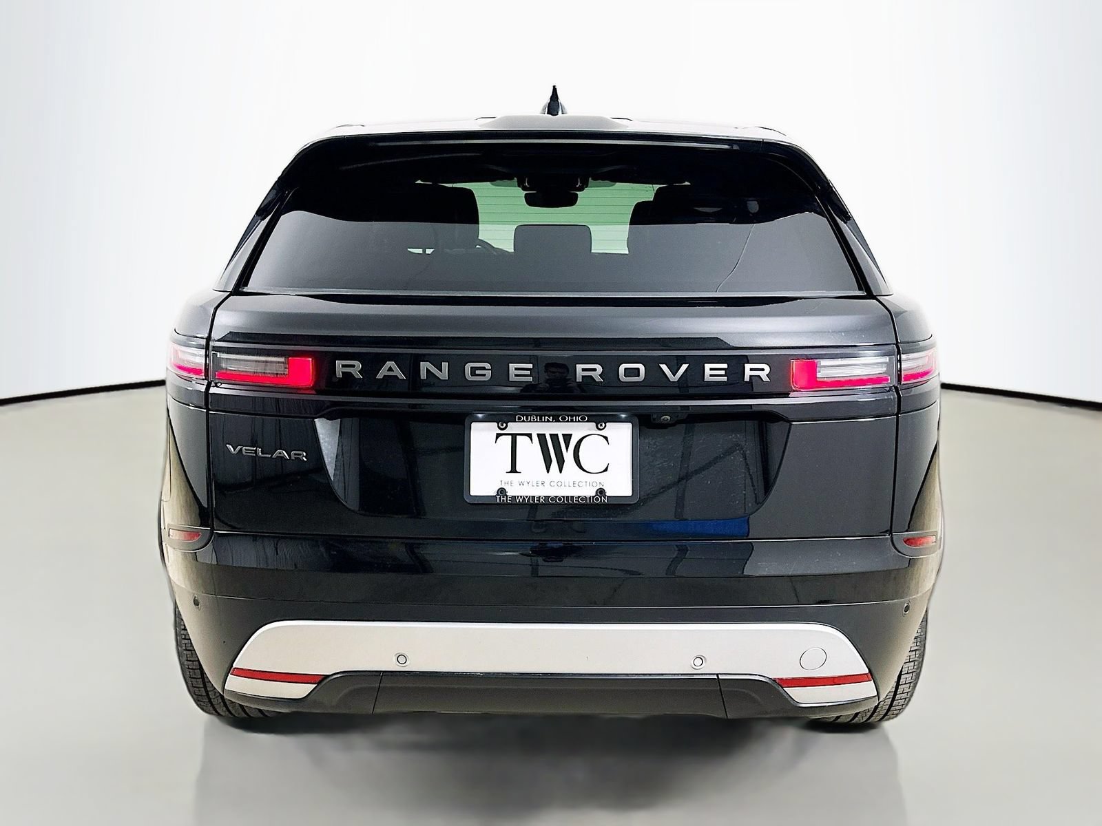 Used 2026 Land Rover Range Rover Velar S AWD/4WD image 6