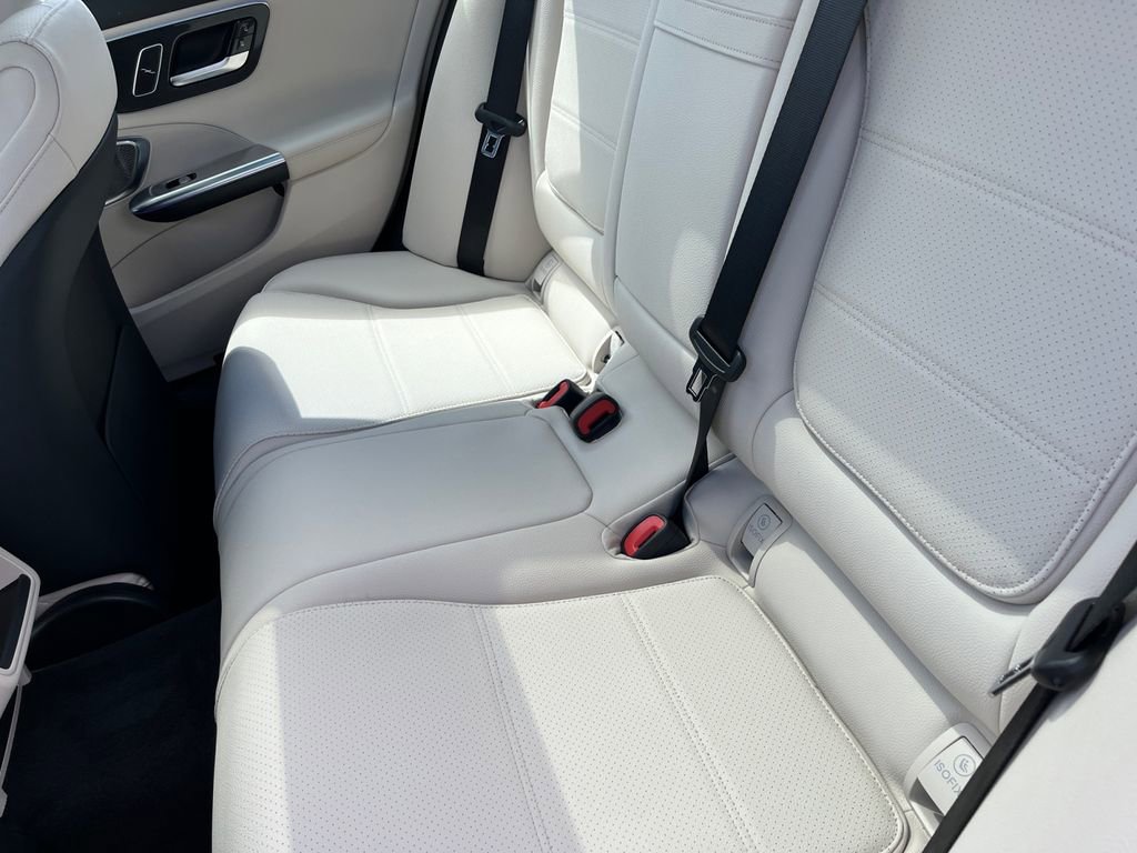Certified 2026 Mercedes-Benz C 300 4MATIC Sedan image 13