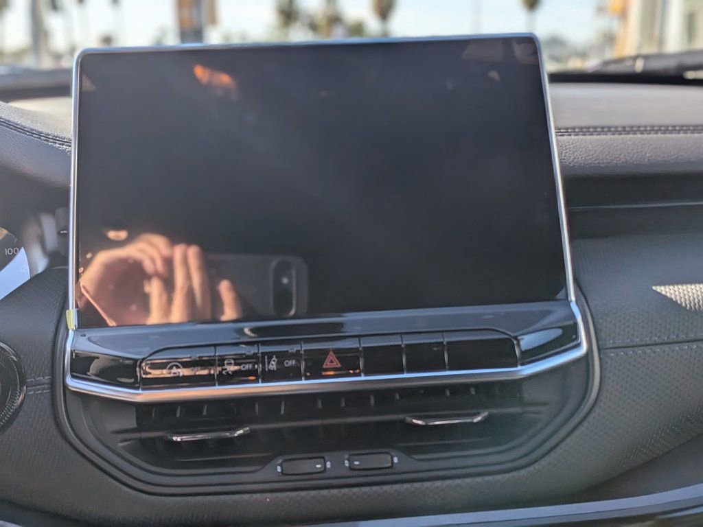 New 2026 Jeep Compass Latitude image 16