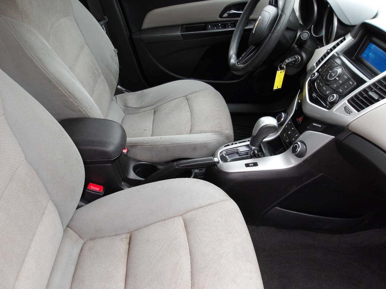 Used 2015 Chevrolet Cruze LT image 16