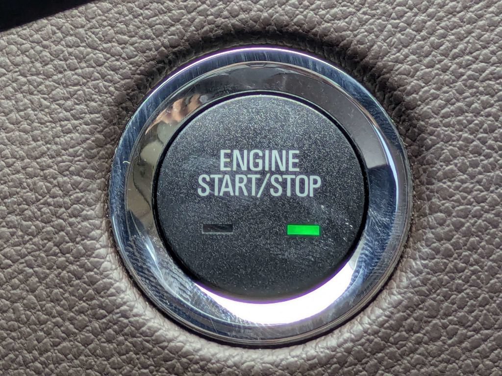 Used 2015 Cadillac SRX Luxury w/ Driver Awareness Package FWD image 32