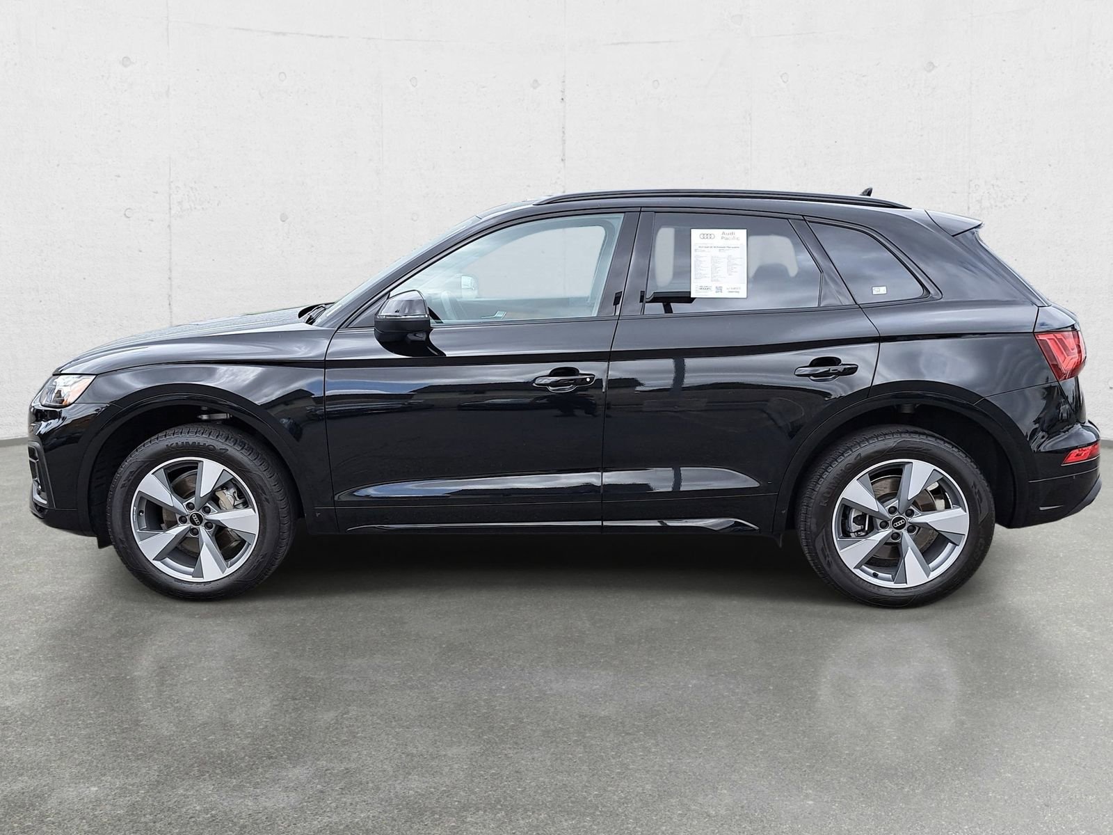 Used 2024 Audi Q5 Premium AWD/4WD image 8