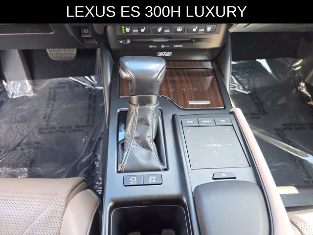 Used 2019 Lexus ES 300h w/ Accessory Package 2 FWD image 25