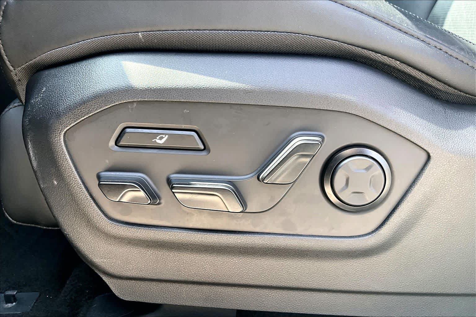 Used 2025 Hyundai Santa Fe Calligraphy FWD image 30