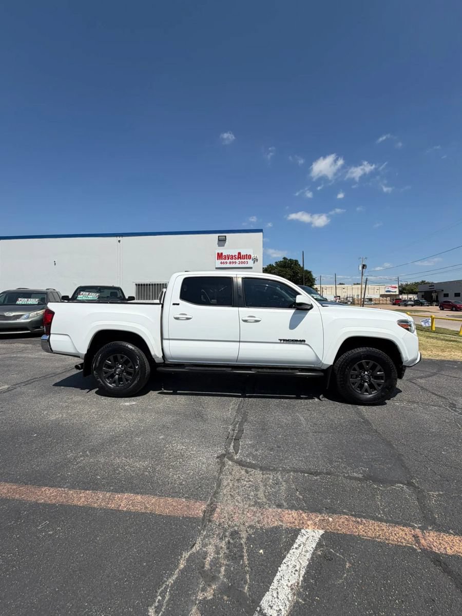 Used 2021 Toyota Tacoma SR5 w/ SR5 Appearance Package (SM) RWD image 2