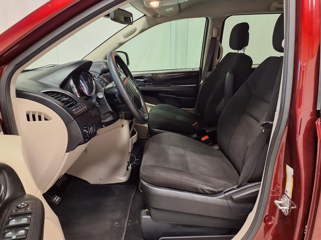 Used 2020 Dodge Grand Caravan SE w/ UConnect Hands-Free Group image 22