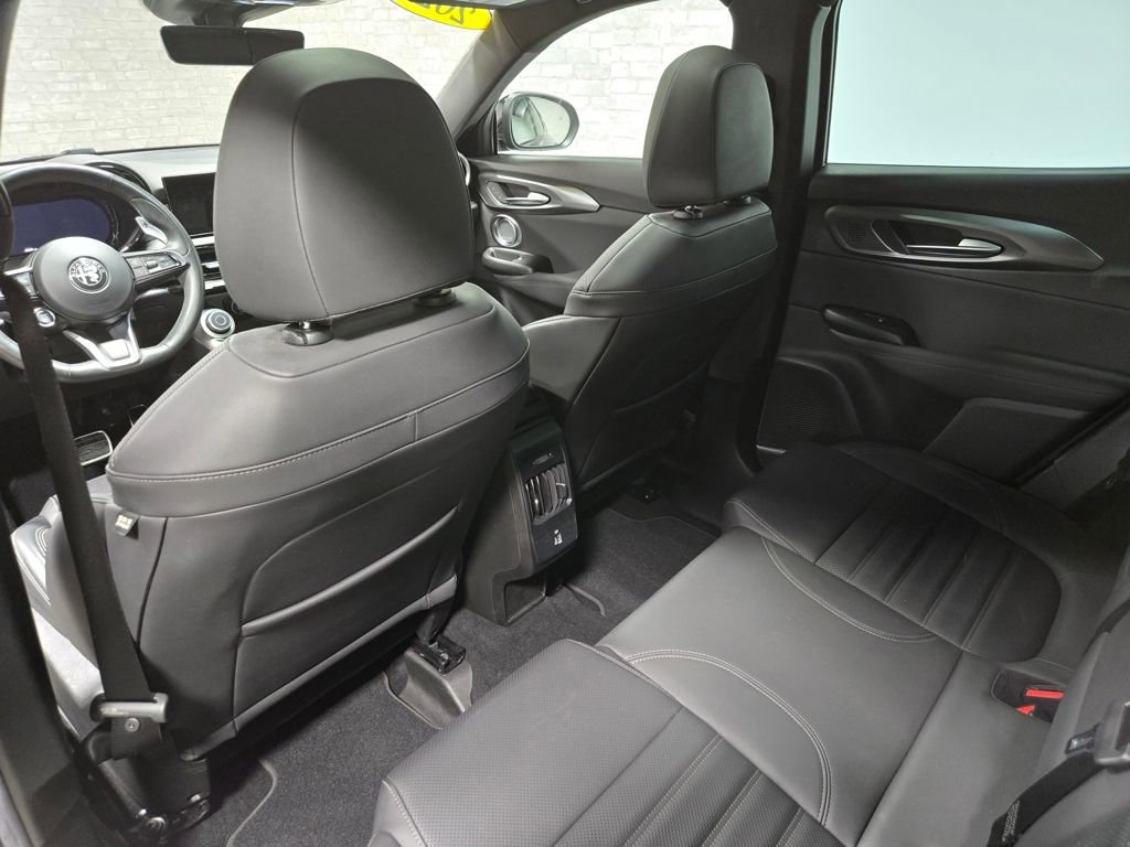 Used 2024 Alfa Romeo Tonale Veloce image 37