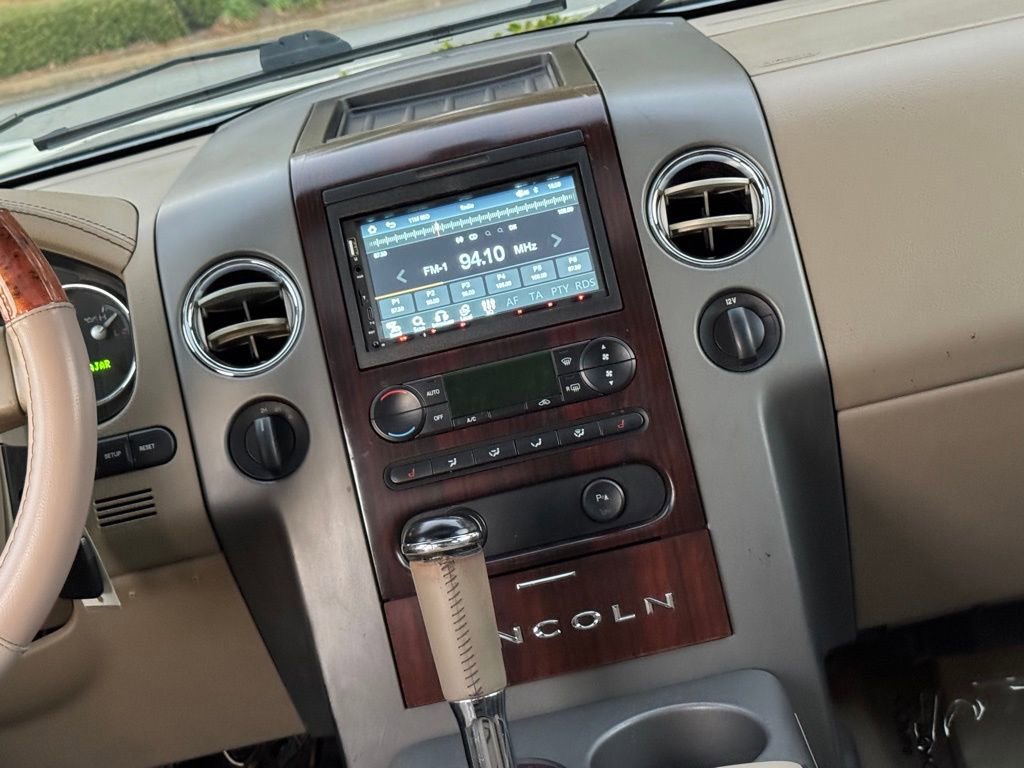 Used 2006 Lincoln Mark LT 4x4 image 5