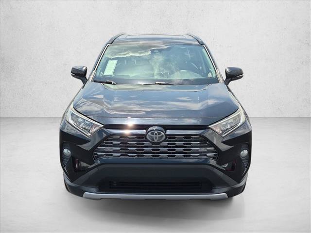 Used 2020 Toyota RAV4 Limited FWD image 2