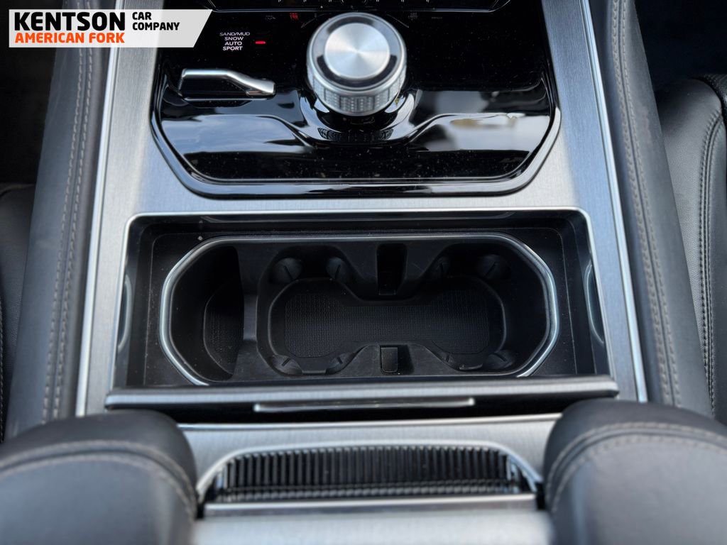 Used 2025 Jeep Wagoneer 4WD image 28