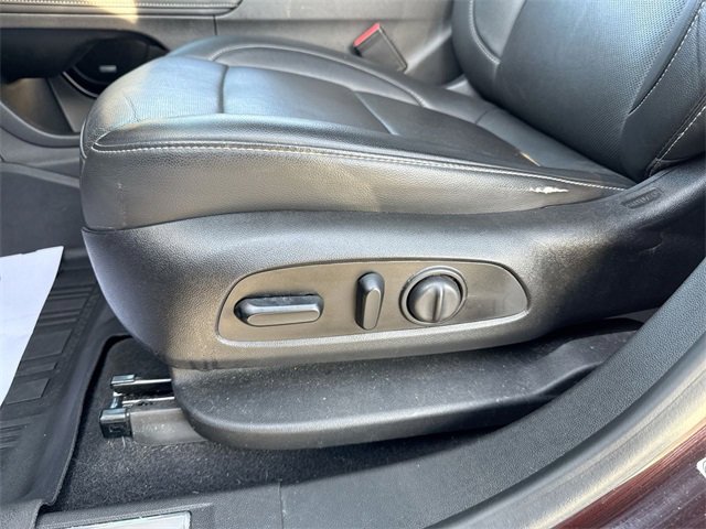 Used 2021 GMC Acadia SLT w/ Elevation Edition image 12