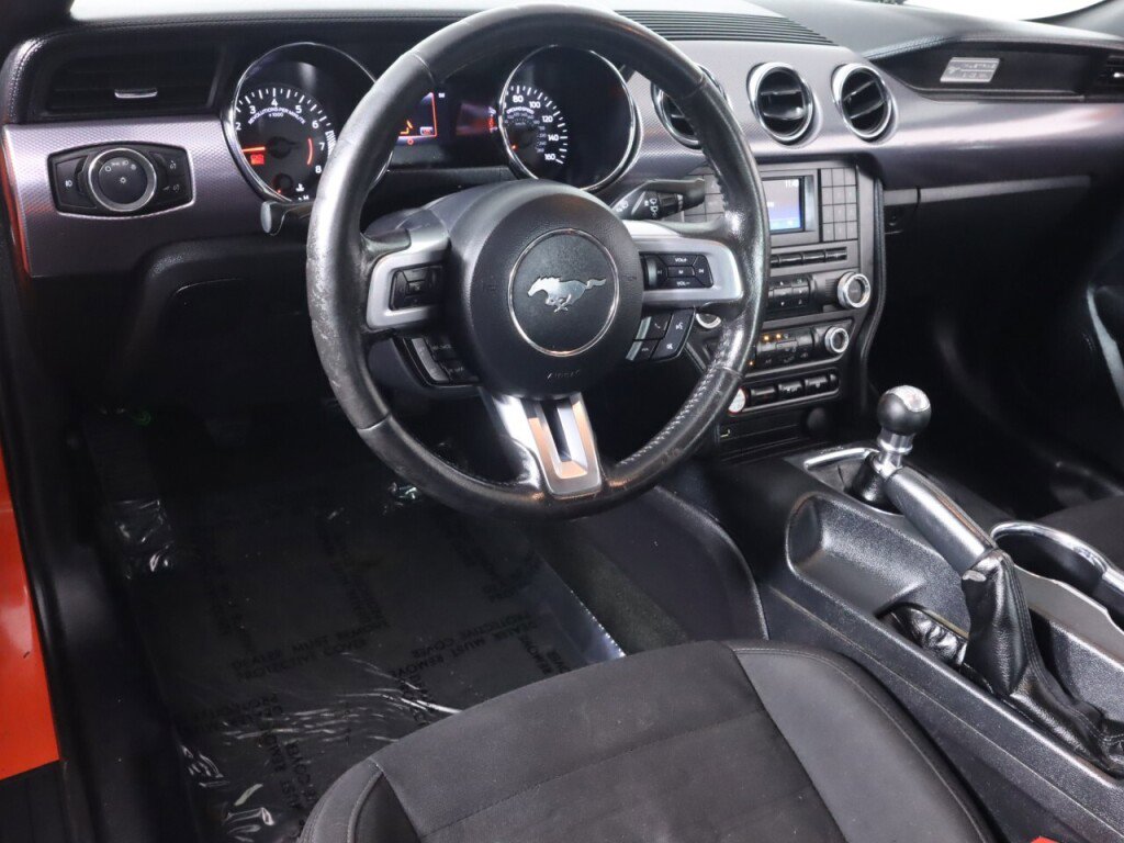 Used 2016 Ford Mustang Coupe image 9