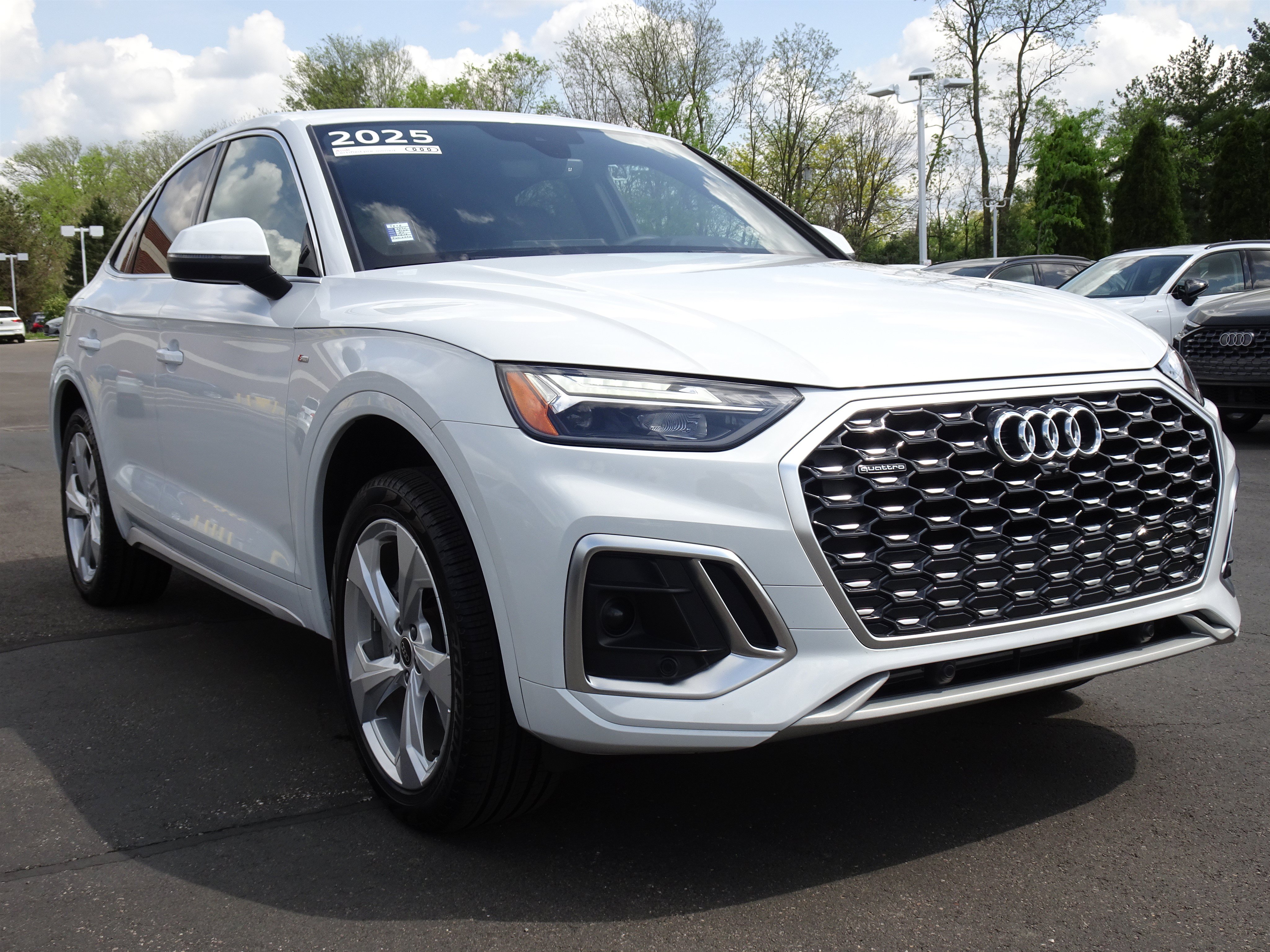 Certified 2025 Audi Q5 2.0T Premium Plus w/ Premium Plus Package AWD/4WD image 6