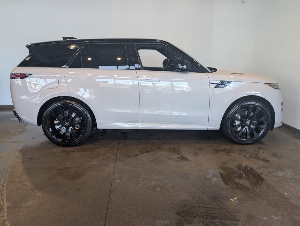 Used 2025 Land Rover Range Rover Sport Dynamic SE image 6