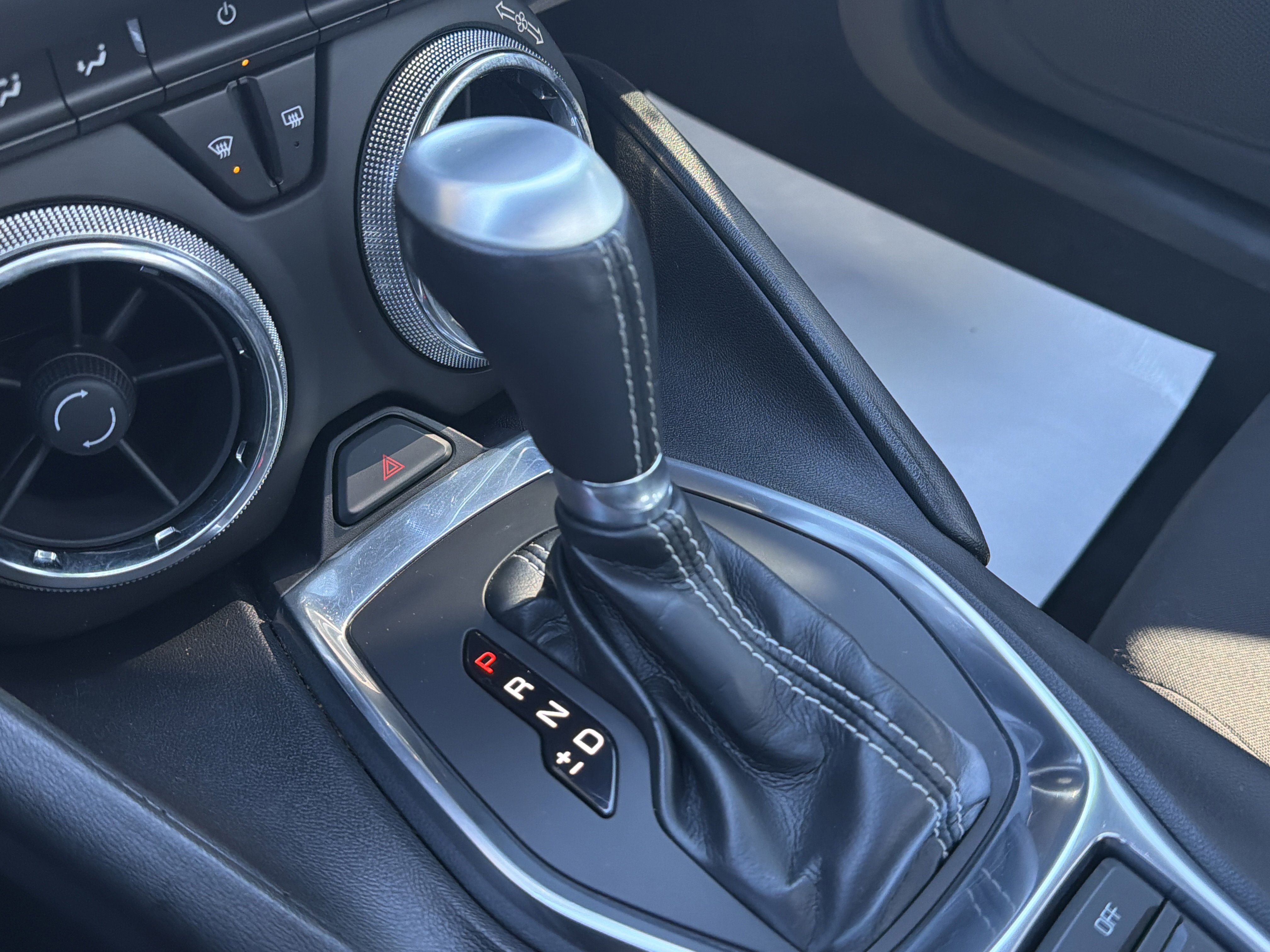 Used 2018 Chevrolet Camaro LT w/ RS Package image 18
