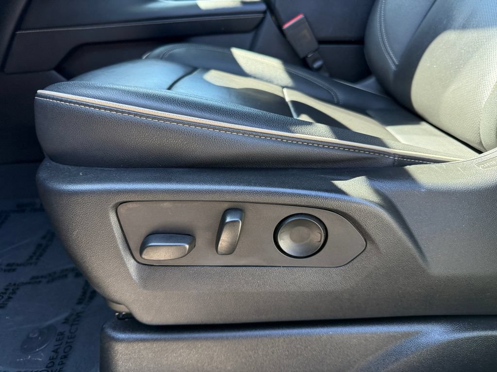 Used 2023 Chevrolet Tahoe Premier AWD/4WD image 10
