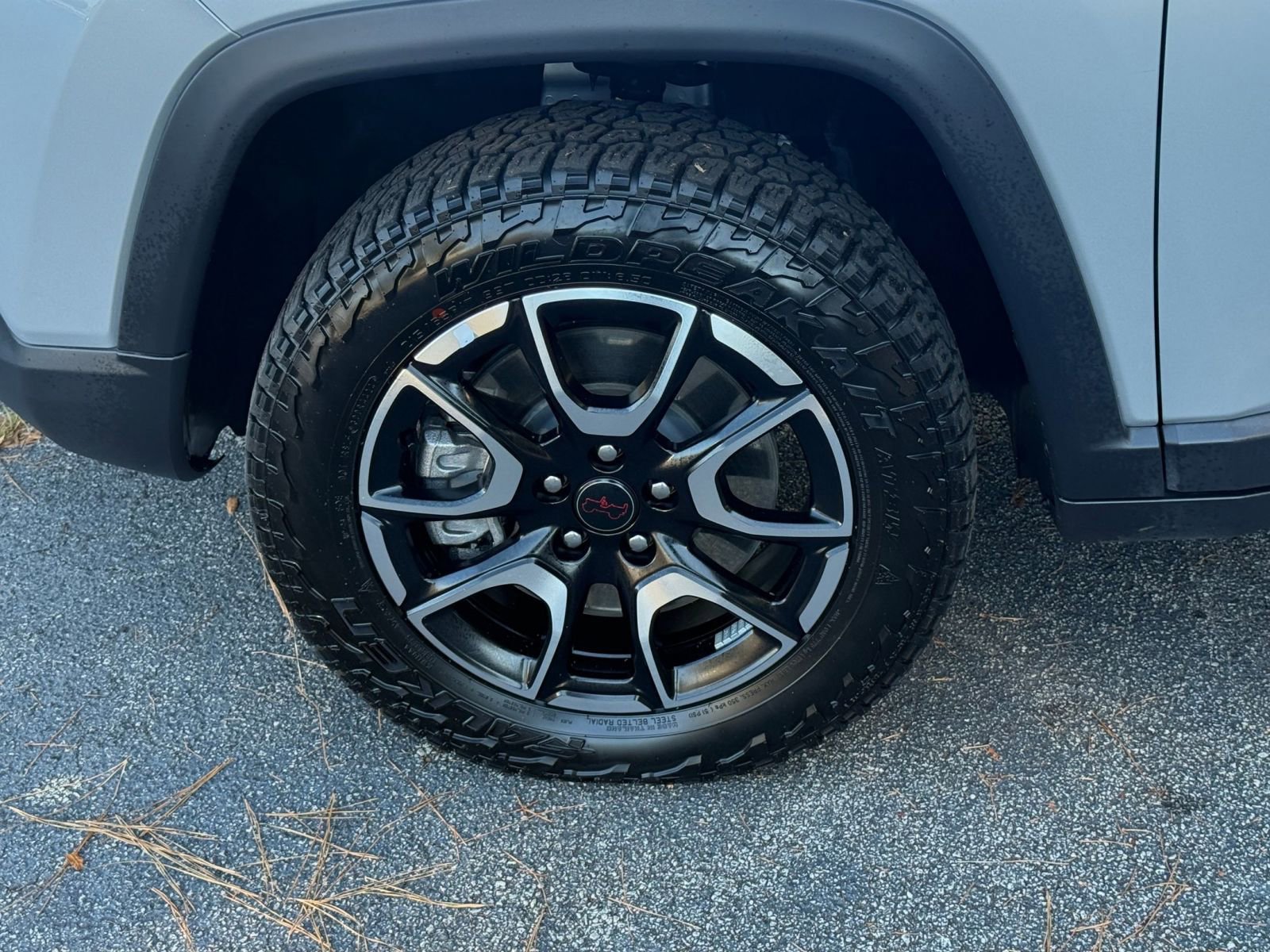 Used 2025 Jeep Compass Trailhawk image 30