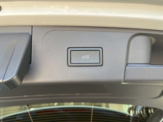 New 2026 Volkswagen Atlas SEL Premium R-Line image 32